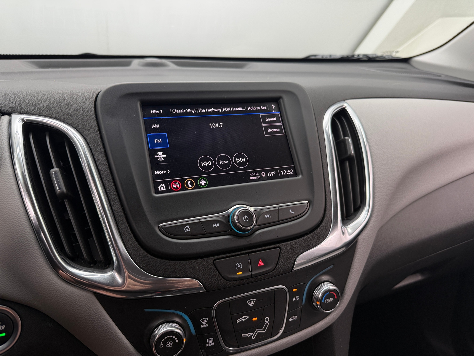 Thumbnail: 2024 Chevrolet Equinox - 4