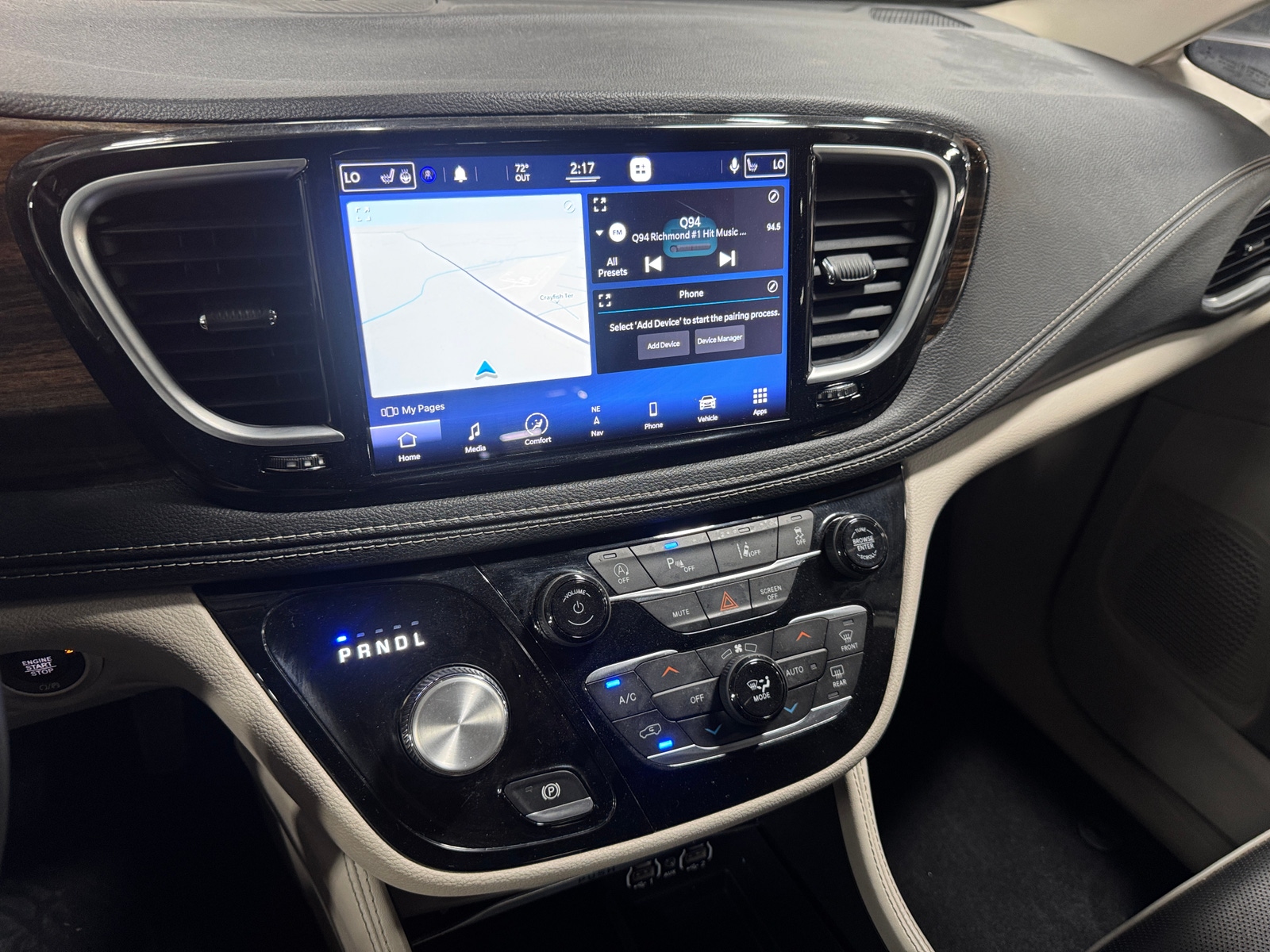Thumbnail: 2021 Chrysler Pacifica - 3