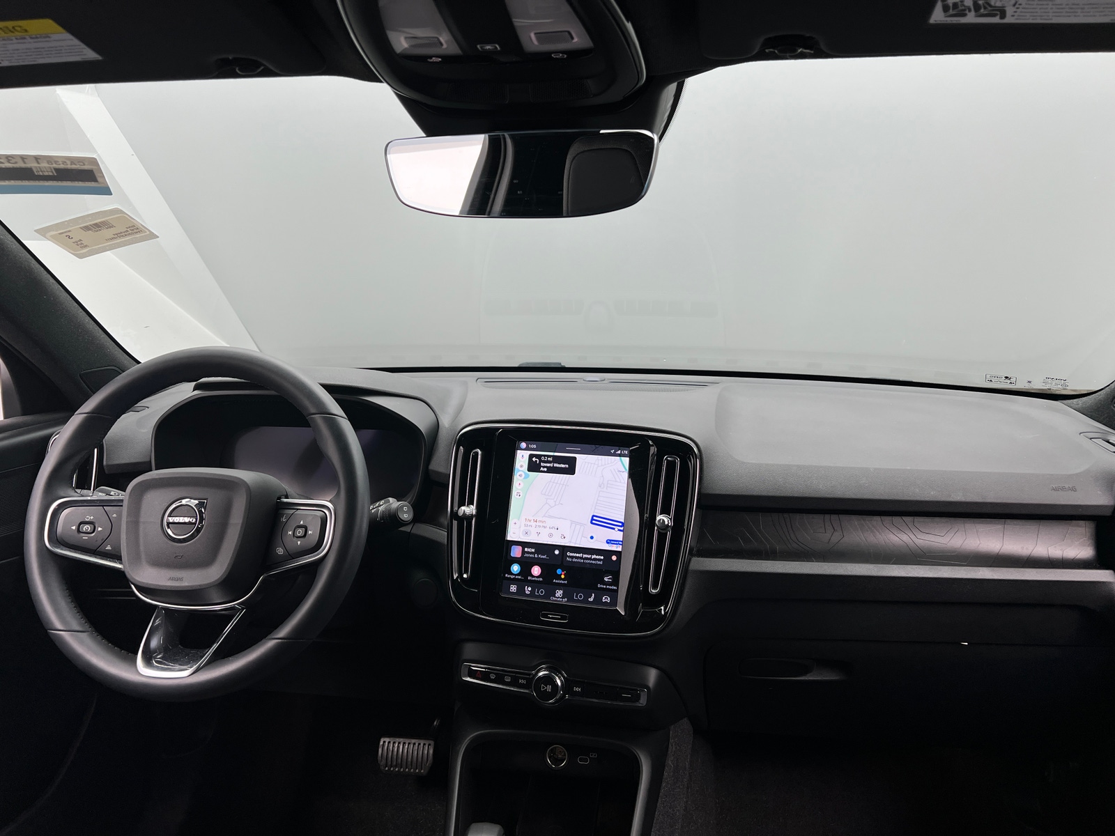 Thumbnail: 2023 Volvo XC40 - 3