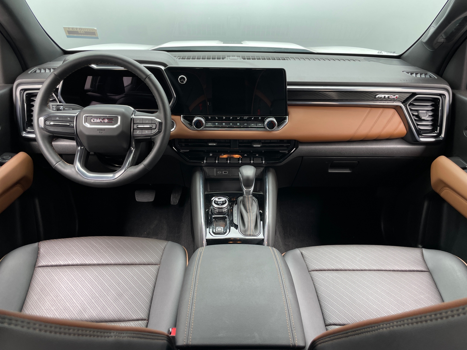 Thumbnail: 2024 GMC Canyon - 3