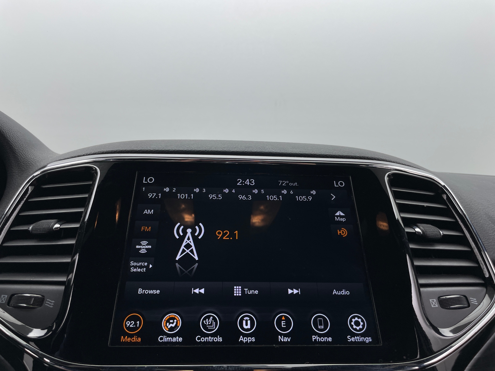 Thumbnail: 2019 Jeep Grand Cherokee - 3