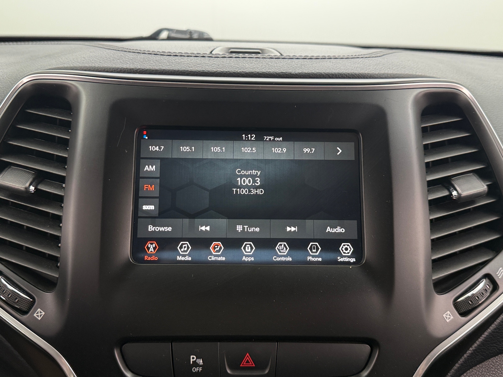 Thumbnail: 2019 Jeep Cherokee - 4