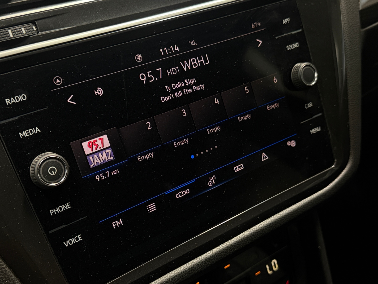 Thumbnail: 2024 Volkswagen Tiguan - 3