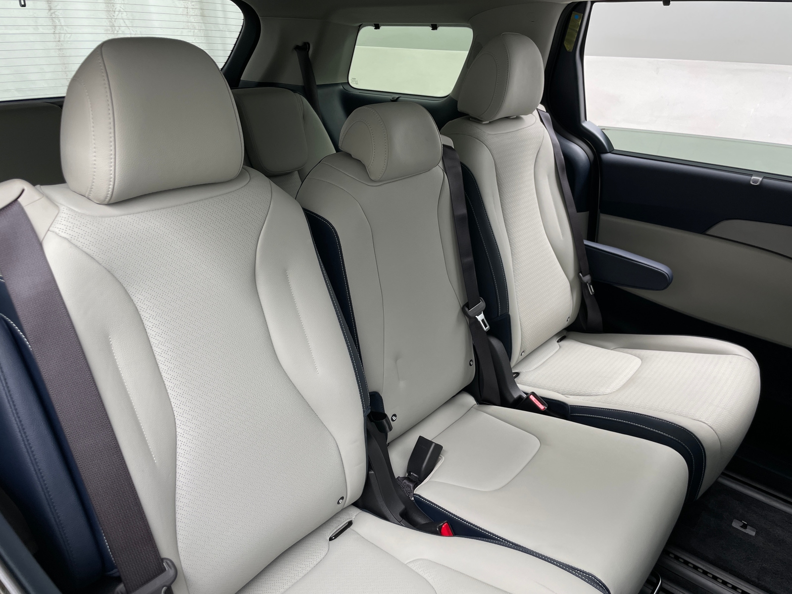 Thumbnail: 2025 Kia Carnival - 5