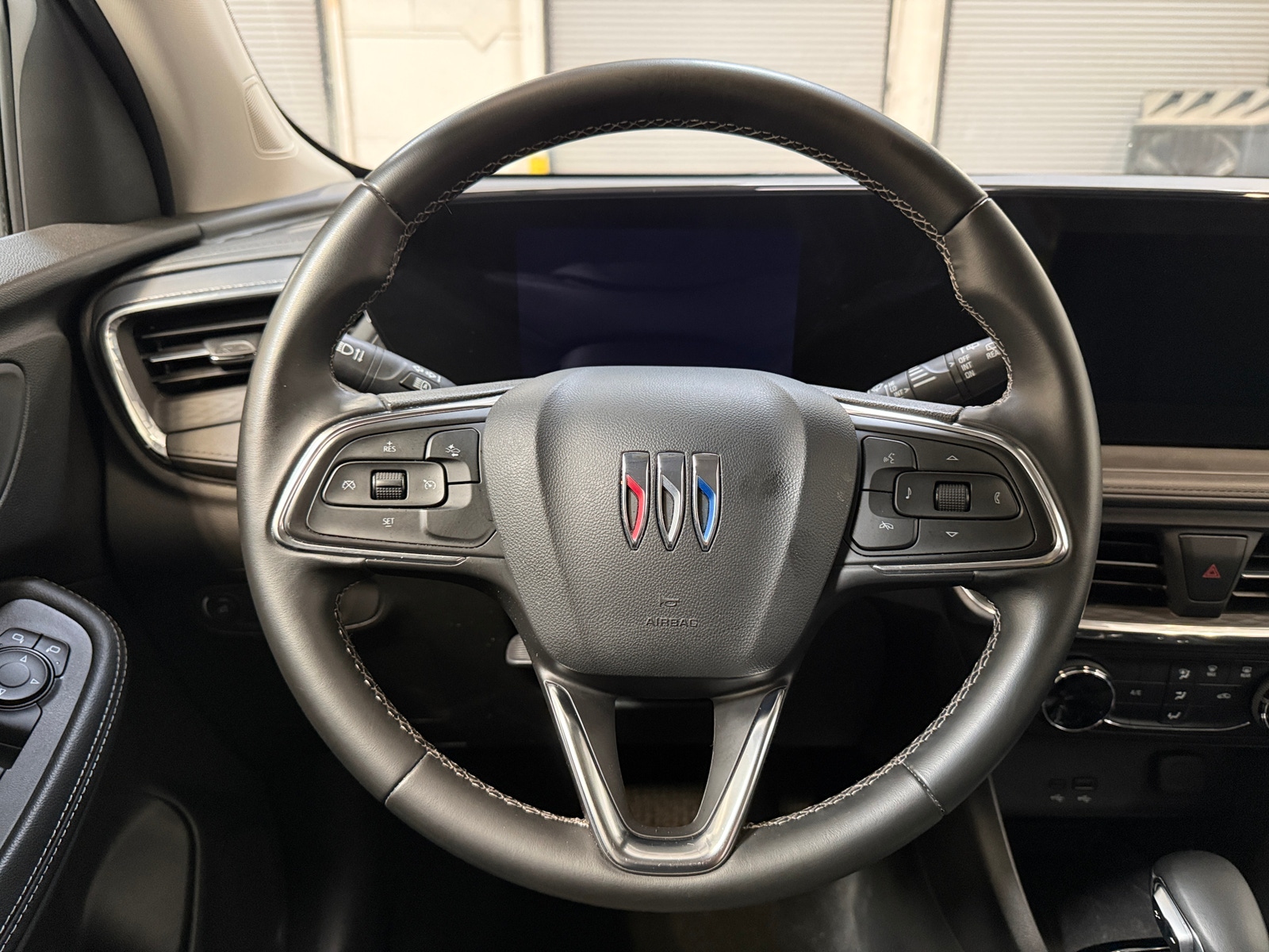 Thumbnail: 2025 Buick Encore GX - 4