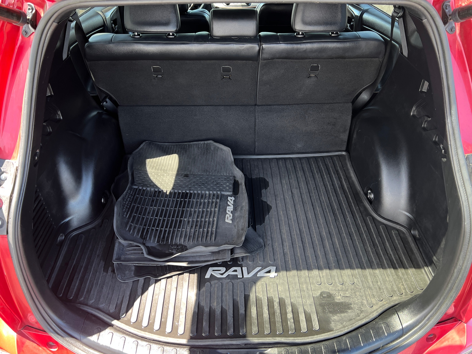 Thumbnail: 2016 Toyota RAV4 - 6