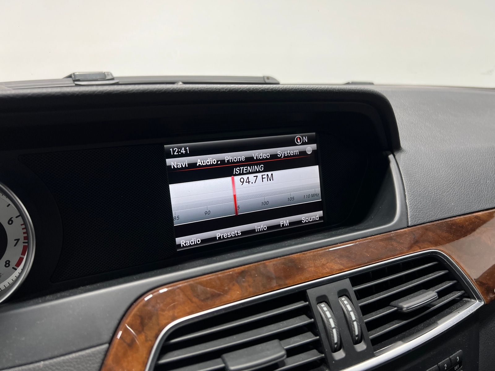 Thumbnail: 2014 Mercedes-Benz C-Class - 3