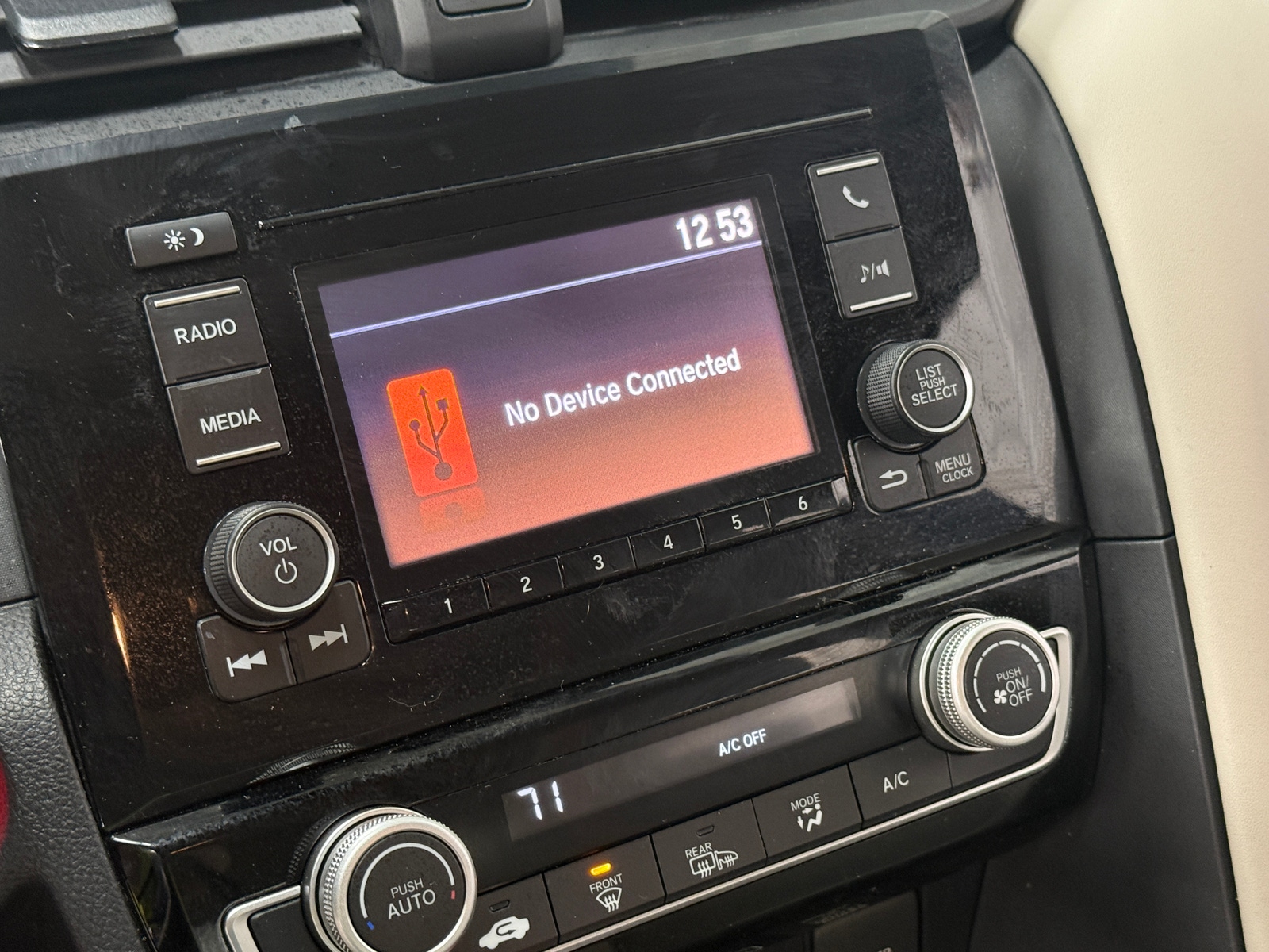 Thumbnail: 2019 Honda Insight - 4