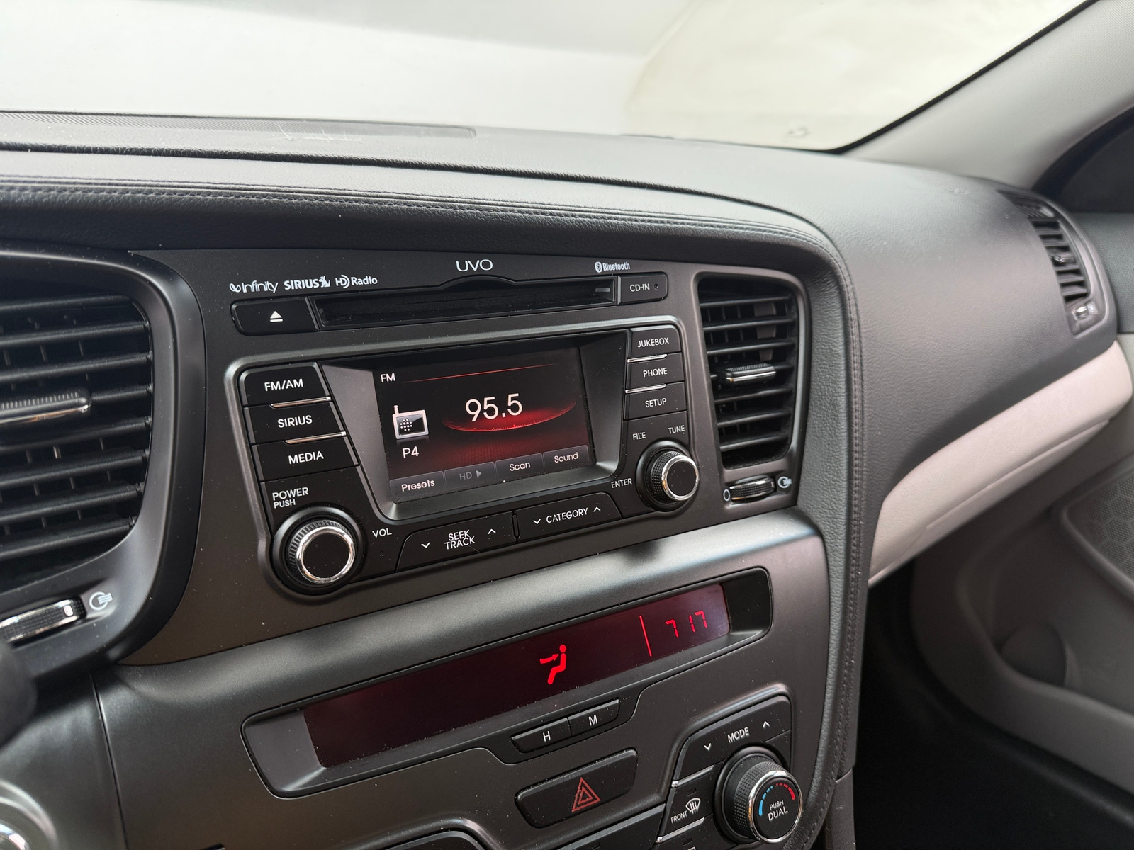 Thumbnail: 2012 Kia Optima - 3