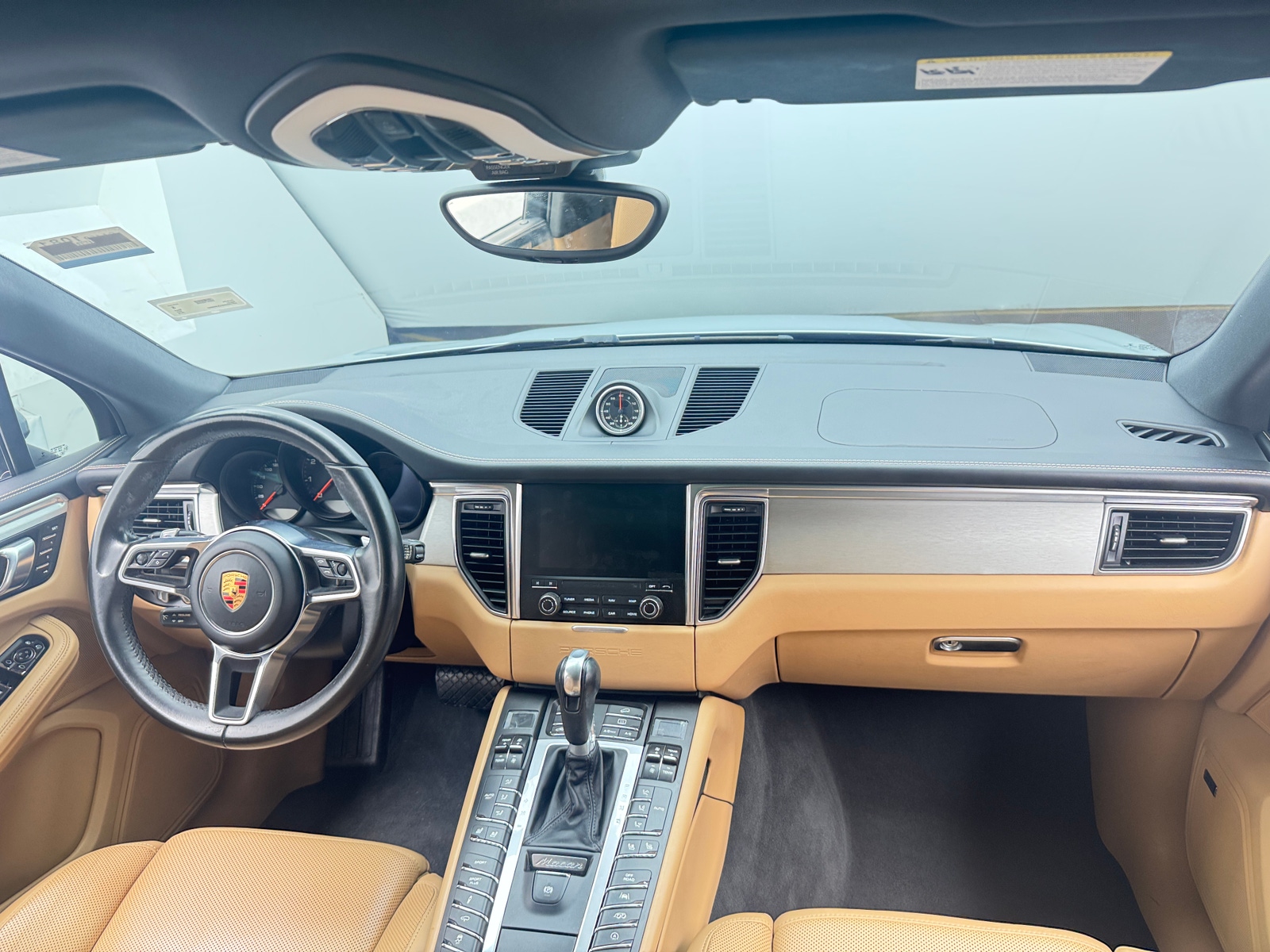 Thumbnail: 2018 Porsche Macan - 2