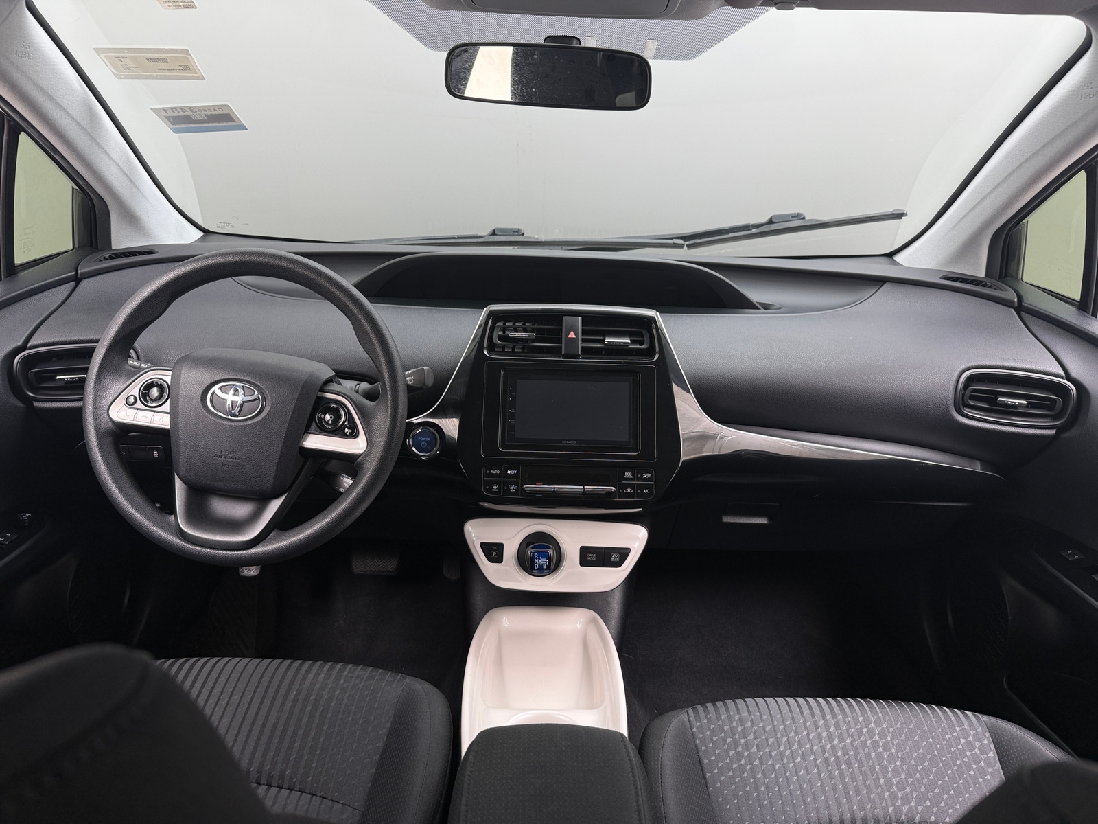 Thumbnail: 2016 Toyota Prius - 3