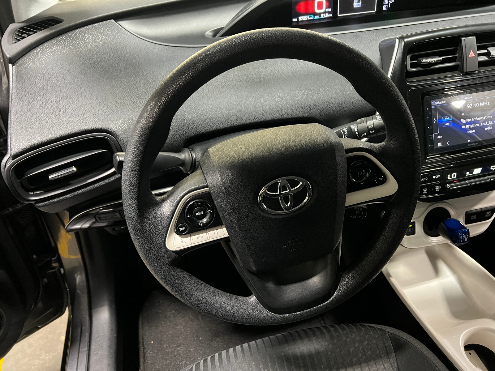 Thumbnail: 2016 Toyota Prius - 5