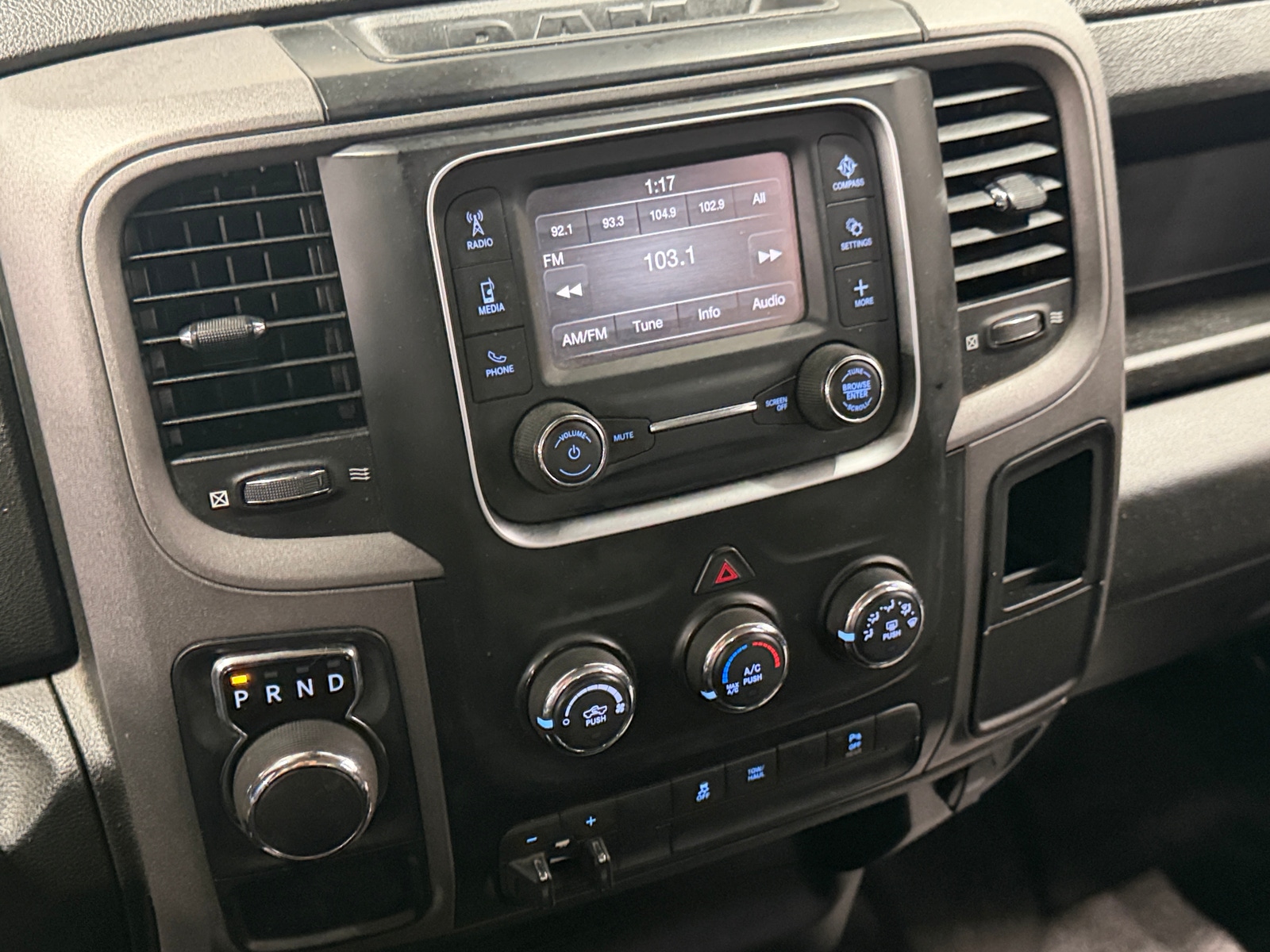 Thumbnail: 2022 RAM 1500 Classic - 3