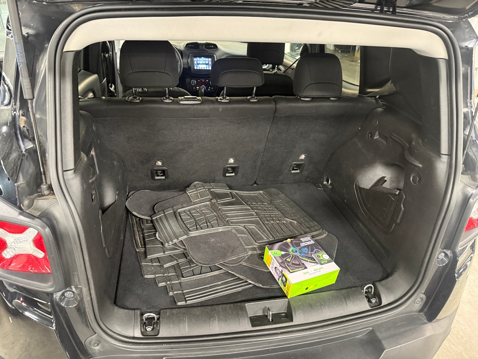 Thumbnail: 2020 Jeep Renegade - 7