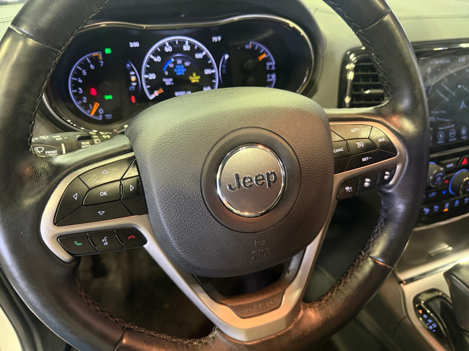 Thumbnail: 2019 Jeep Grand Cherokee - 5