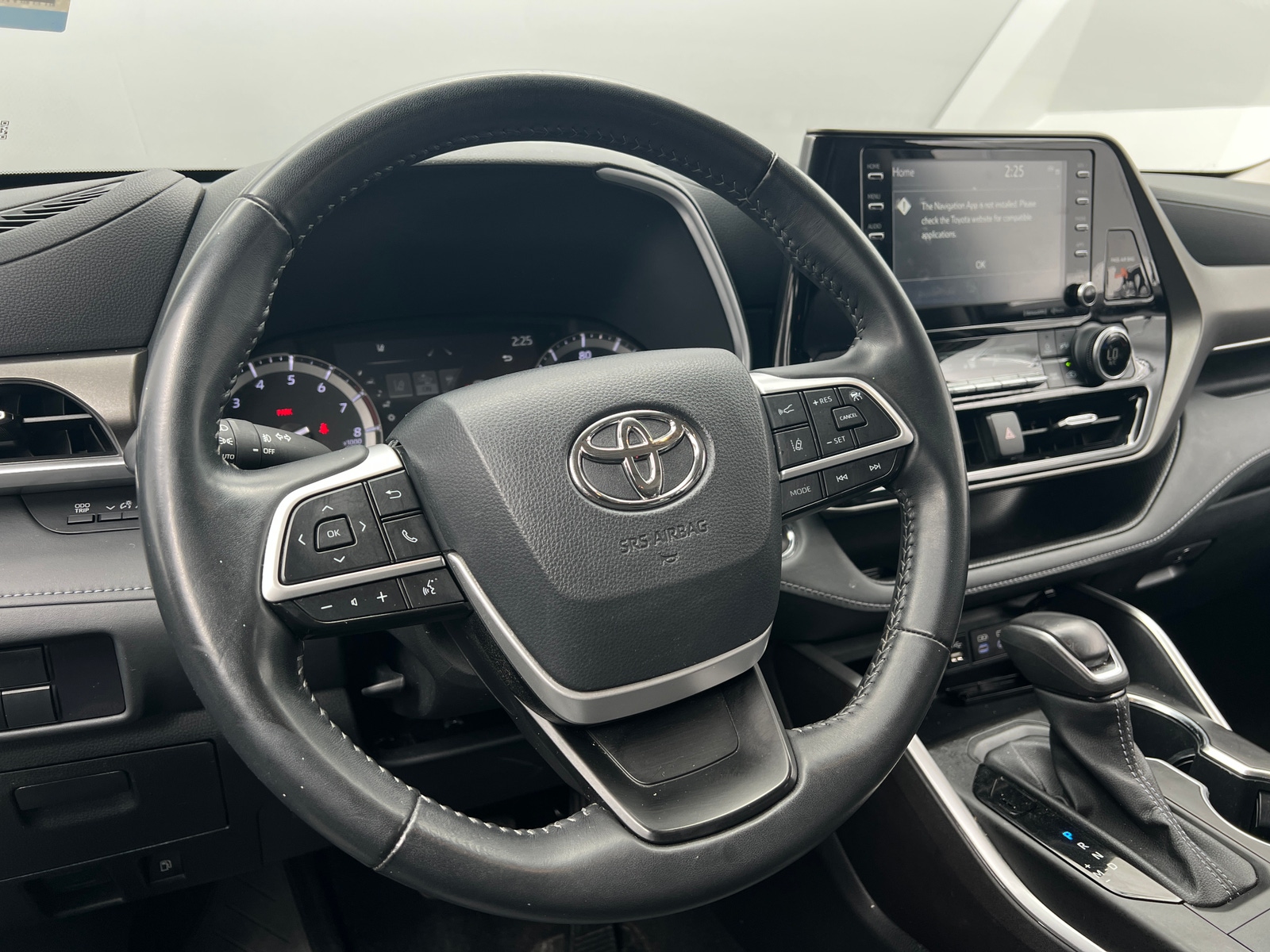 Thumbnail: 2022 Toyota Highlander - 4