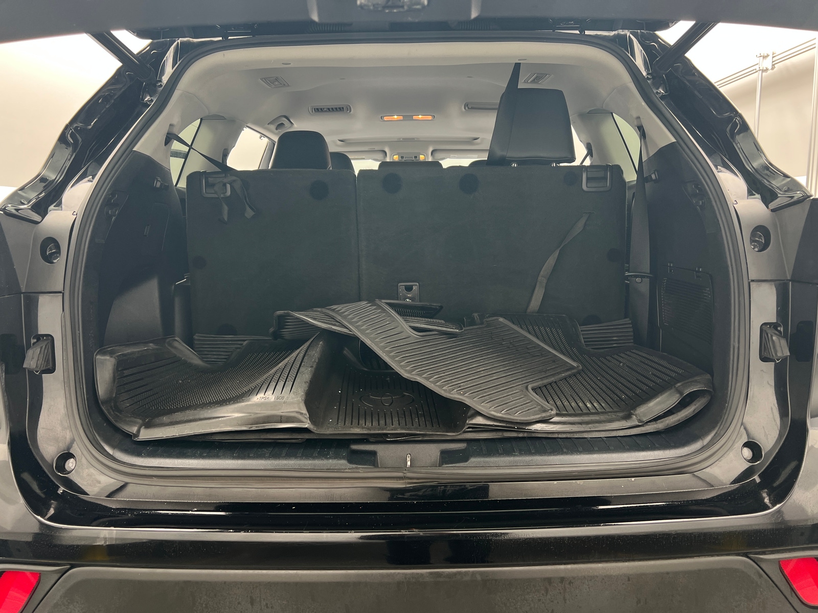 Thumbnail: 2022 Toyota Highlander - 6