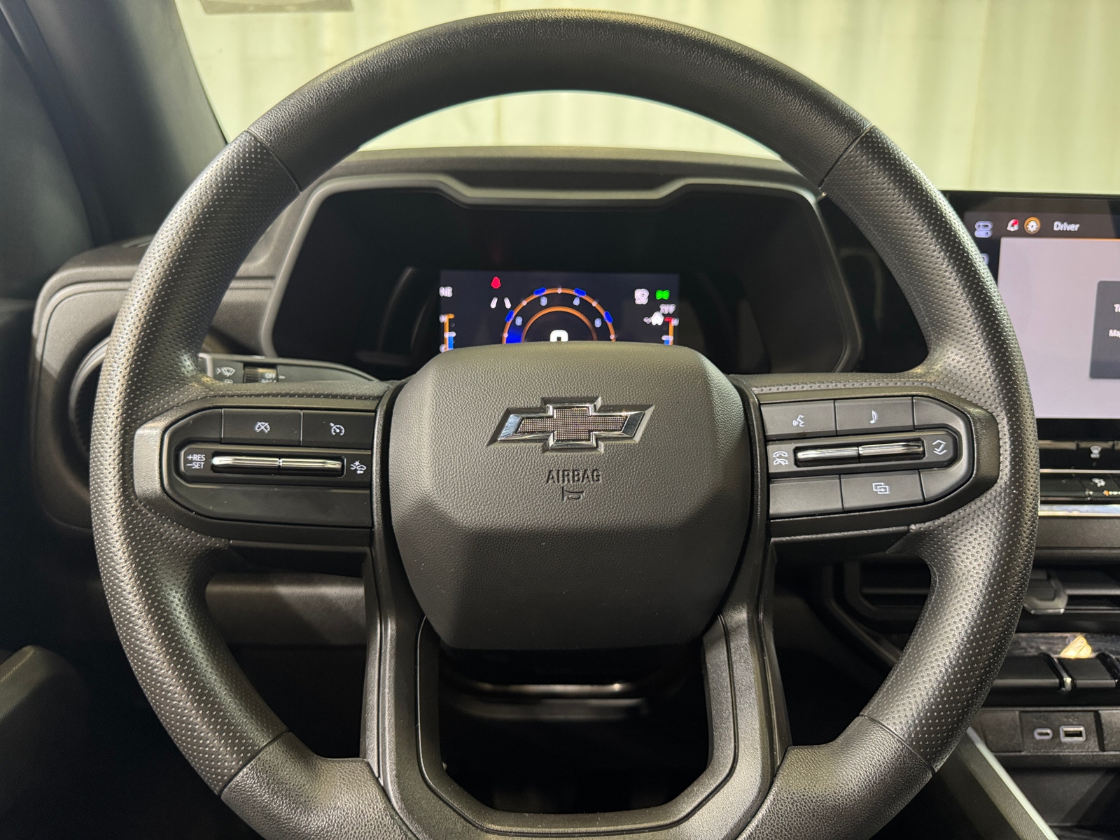 Thumbnail: 2023 Chevrolet Colorado - 5