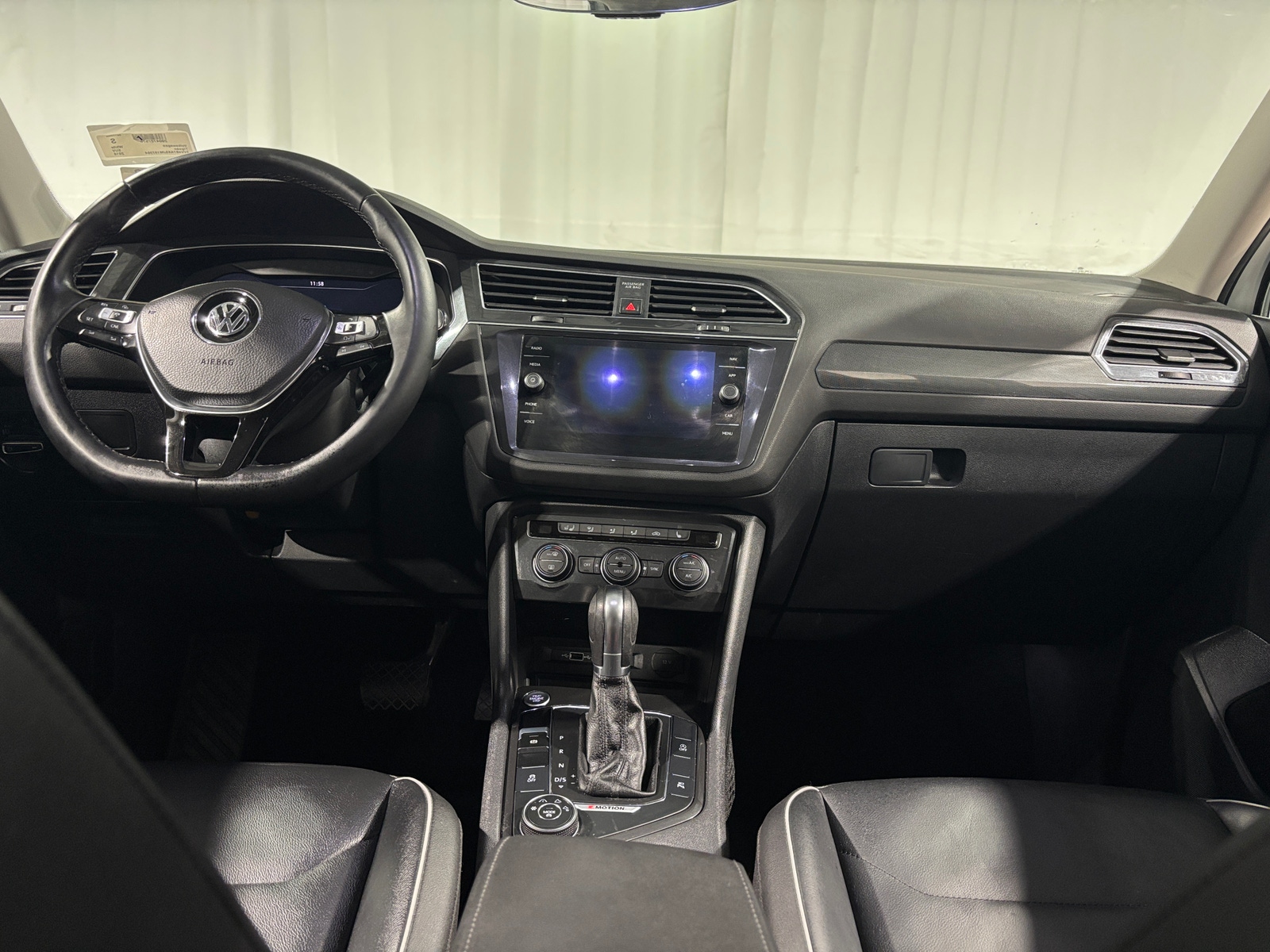 Thumbnail: 2018 Volkswagen Tiguan - 2