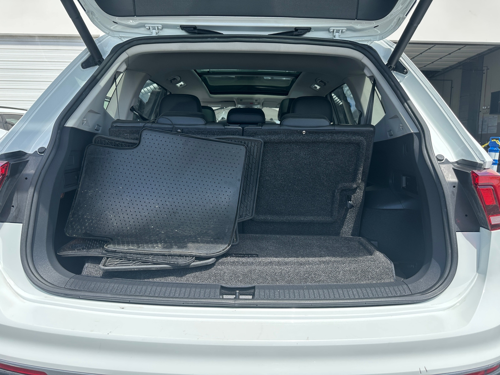 Thumbnail: 2018 Volkswagen Tiguan - 6