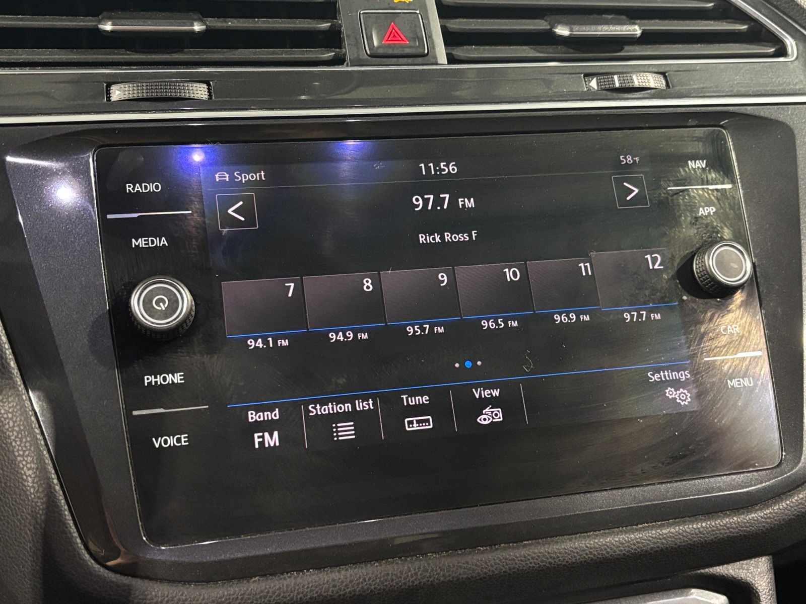 Thumbnail: 2018 Volkswagen Tiguan - 3