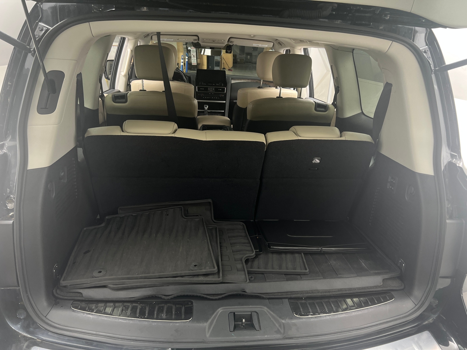Thumbnail: 2024 INFINITI QX80 - 6