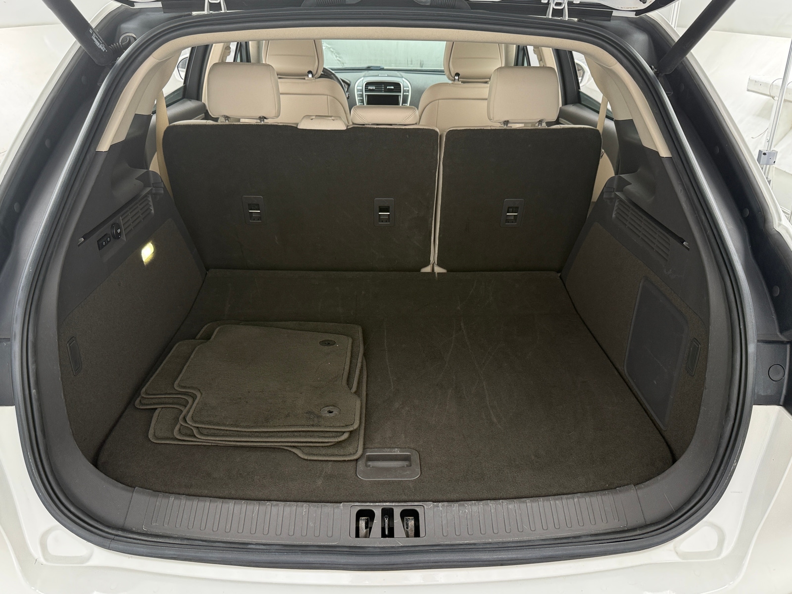 Thumbnail: 2020 Lincoln Nautilus - 6