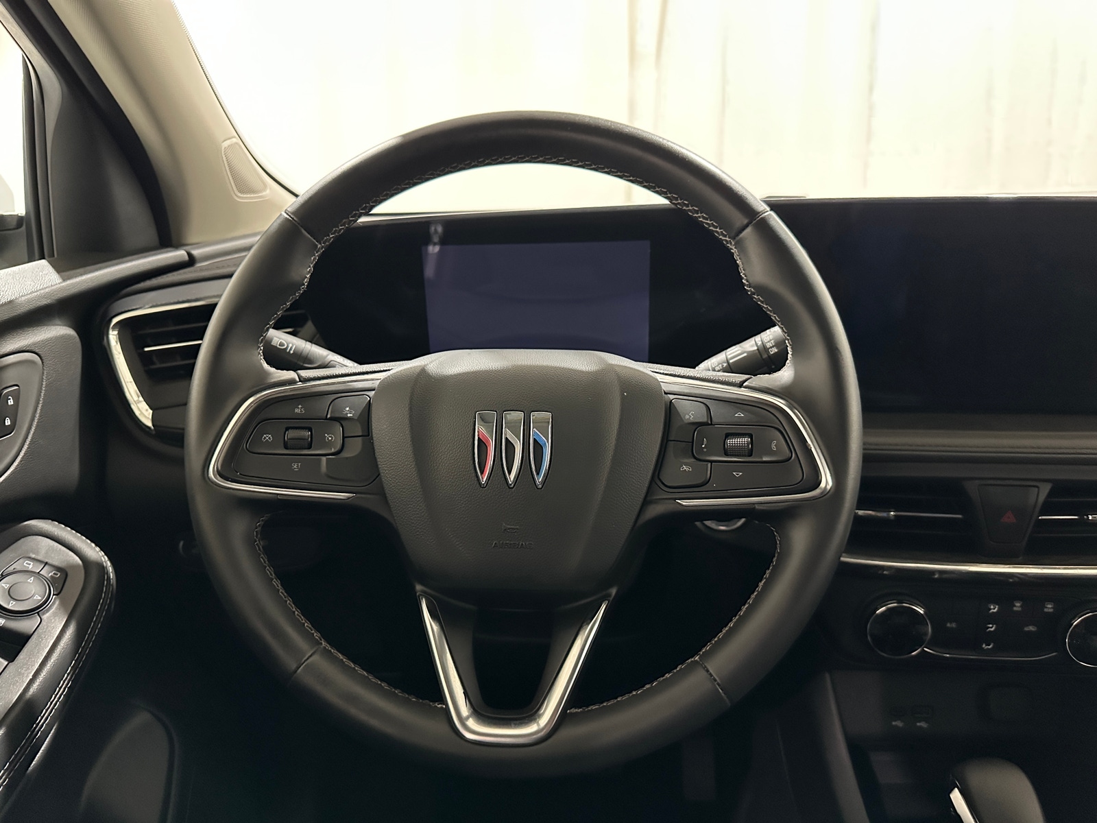 Thumbnail: 2025 Buick Encore GX - 4