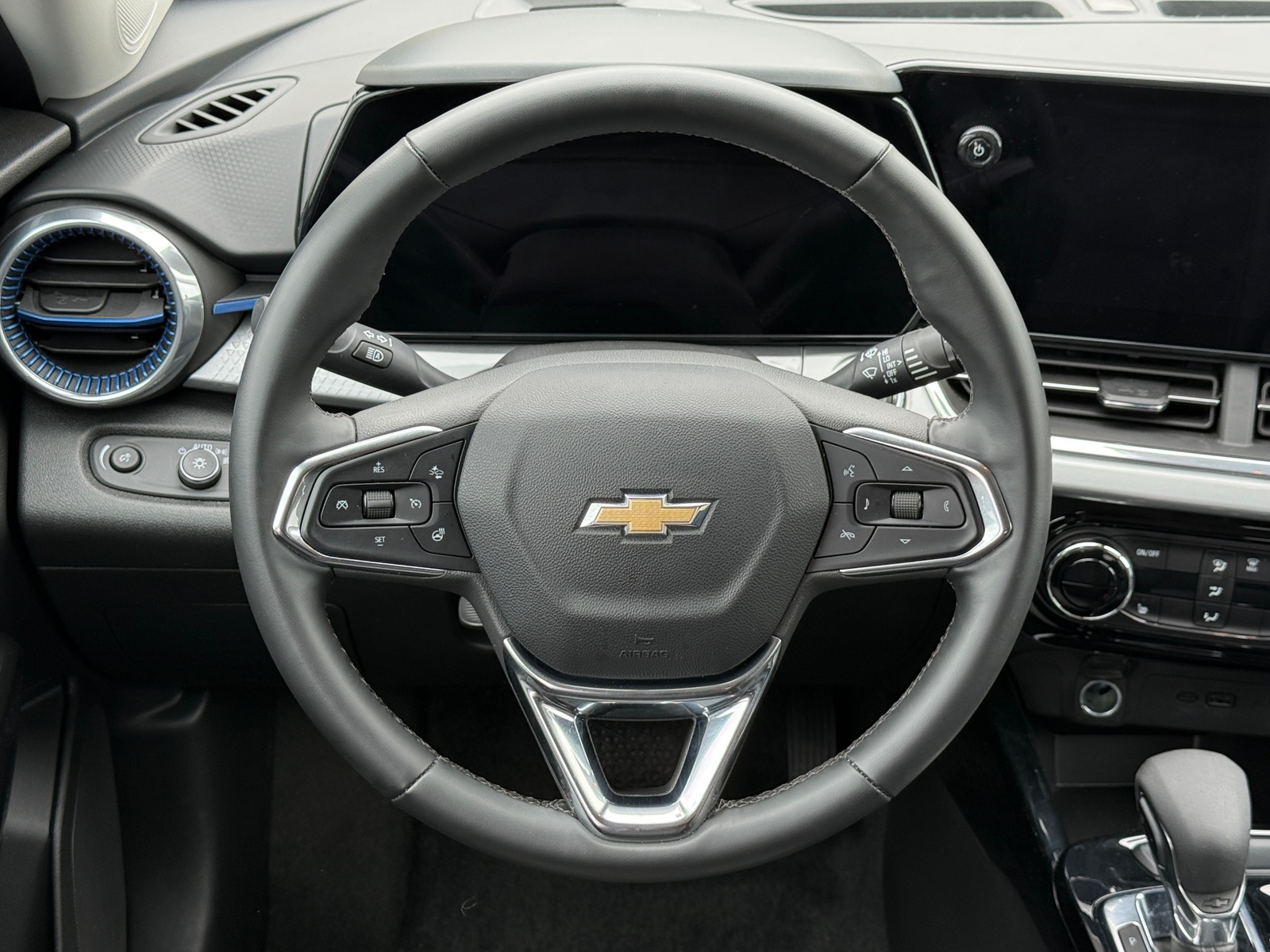 Thumbnail: 2025 Chevrolet Trax - 5