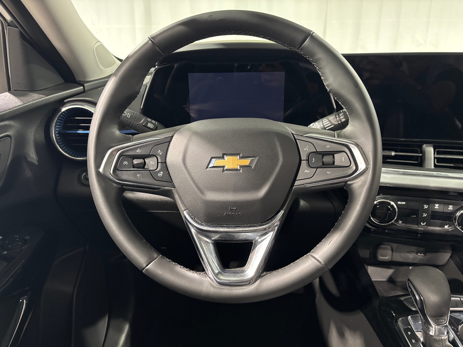 Thumbnail: 2025 Chevrolet Trax - 5