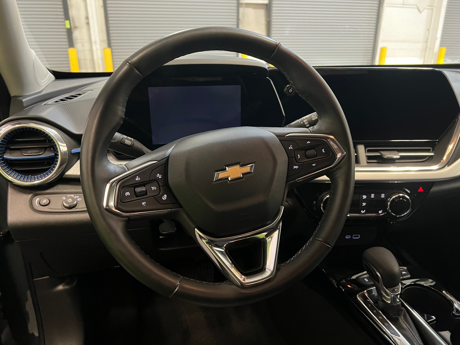 Thumbnail: 2025 Chevrolet Trax - 5
