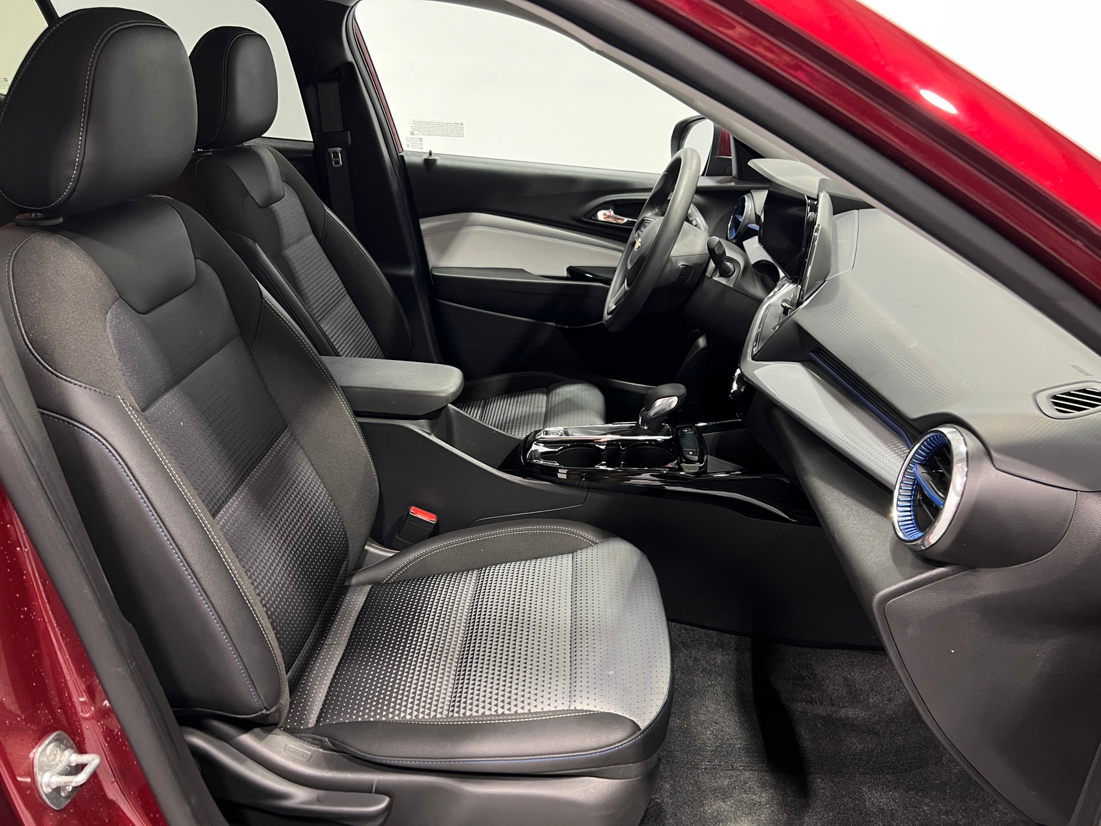 Thumbnail: 2025 Chevrolet Trax - 2