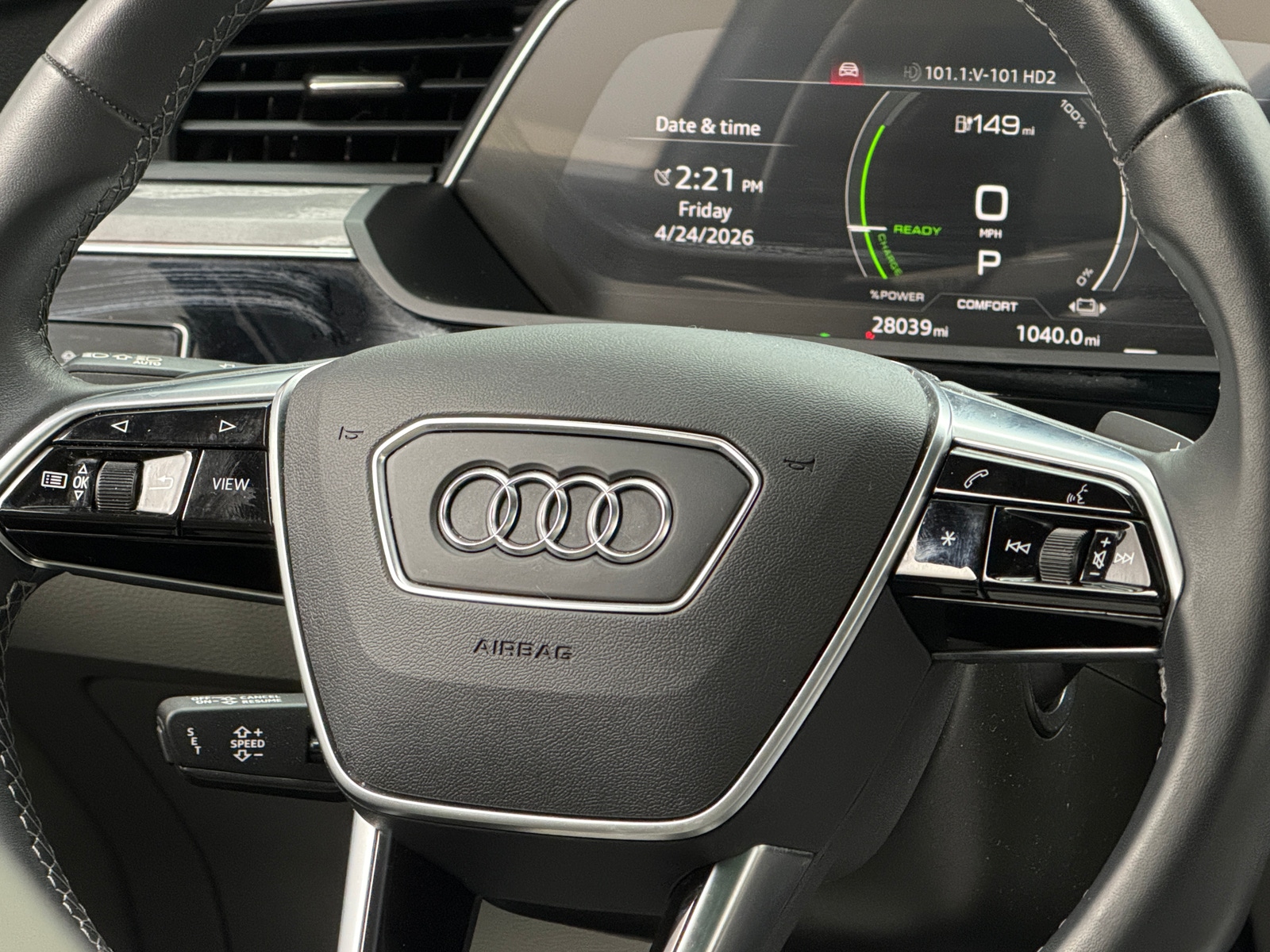 Thumbnail: 2023 Audi e-tron - 4