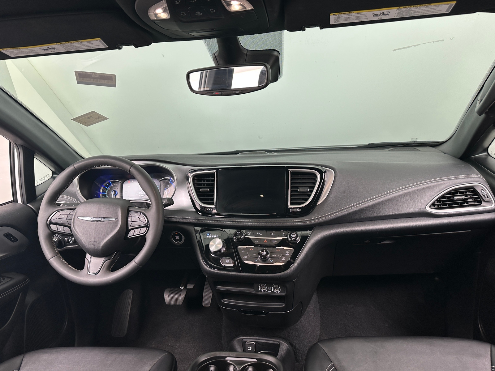 Thumbnail: 2024 Chrysler Pacifica - 2