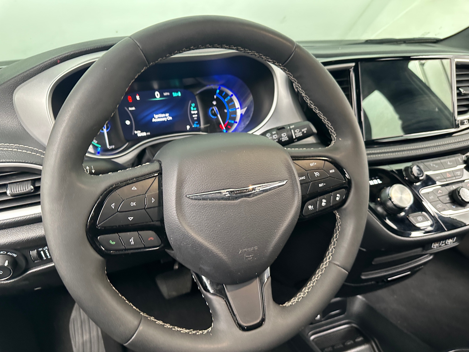 Thumbnail: 2024 Chrysler Pacifica - 4