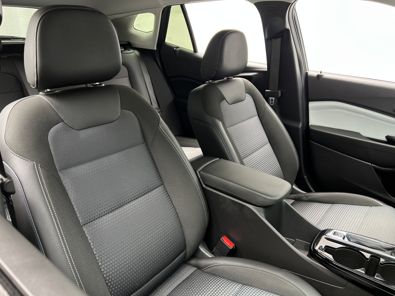 Thumbnail: 2025 Chevrolet Trax - 2