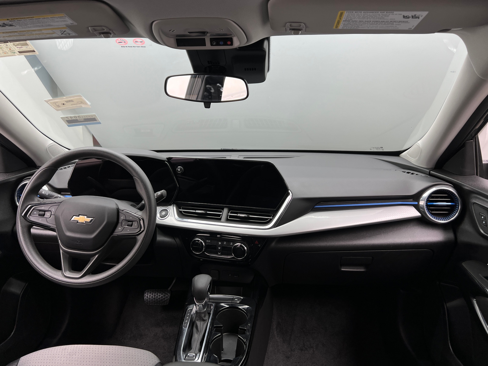 Thumbnail: 2025 Chevrolet Trax - 3