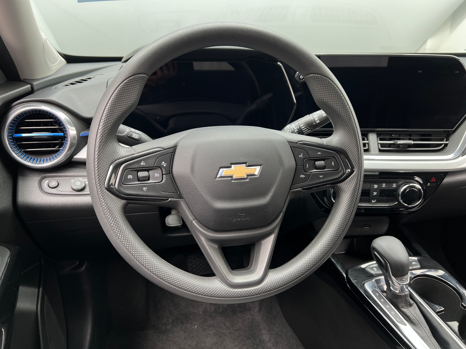 Thumbnail: 2025 Chevrolet Trax - 5