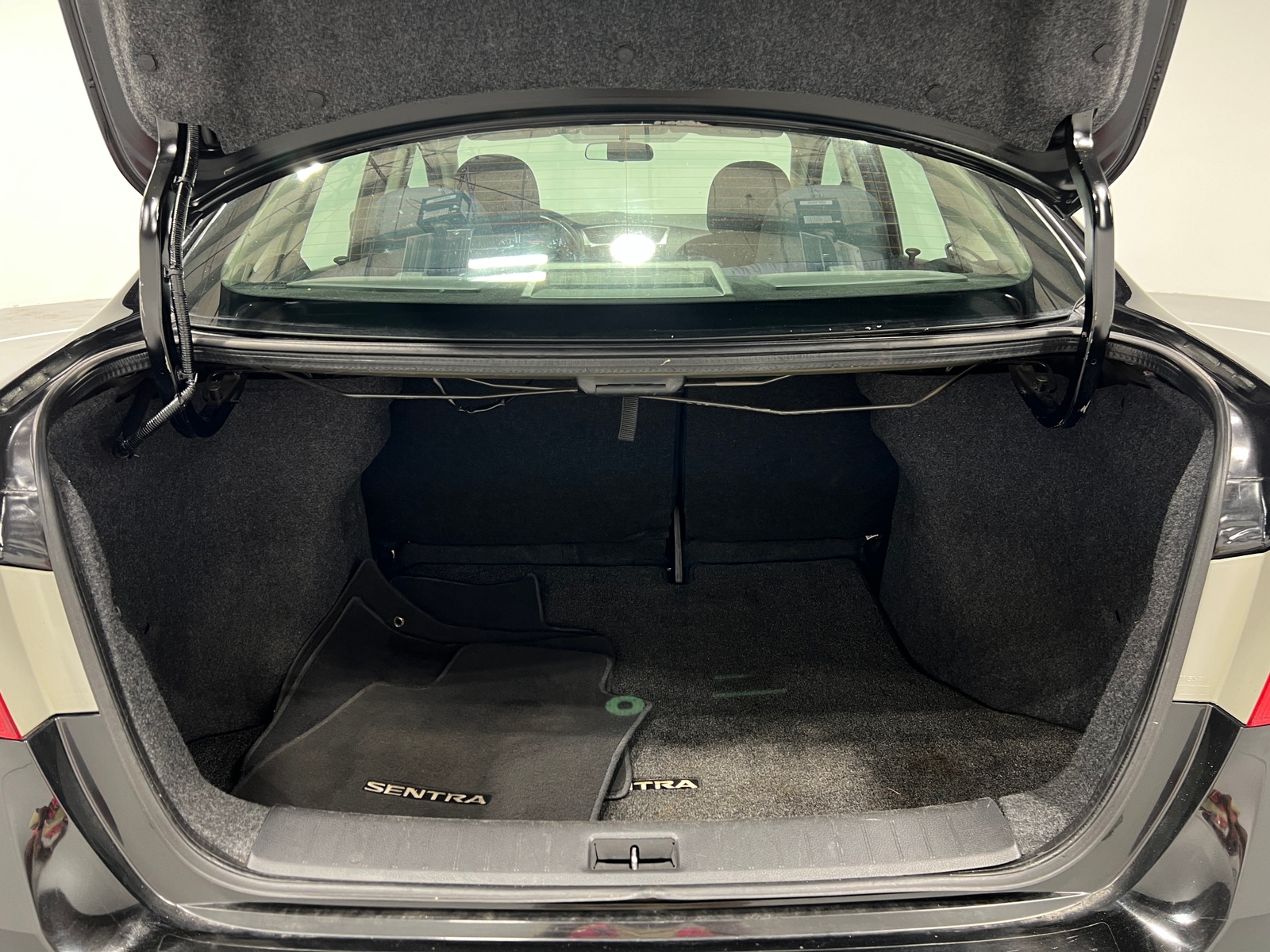 Thumbnail: 2019 Nissan Sentra - 7