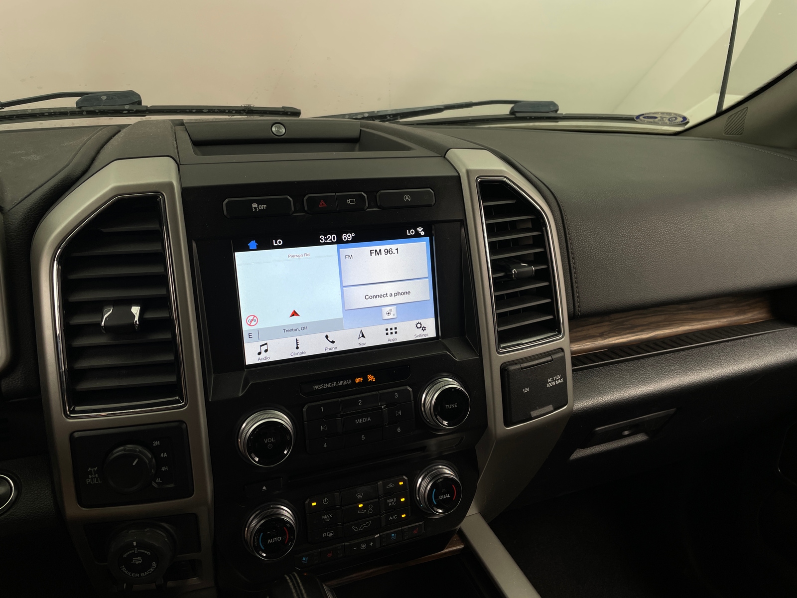 Thumbnail: 2018 Ford Econoline - 3