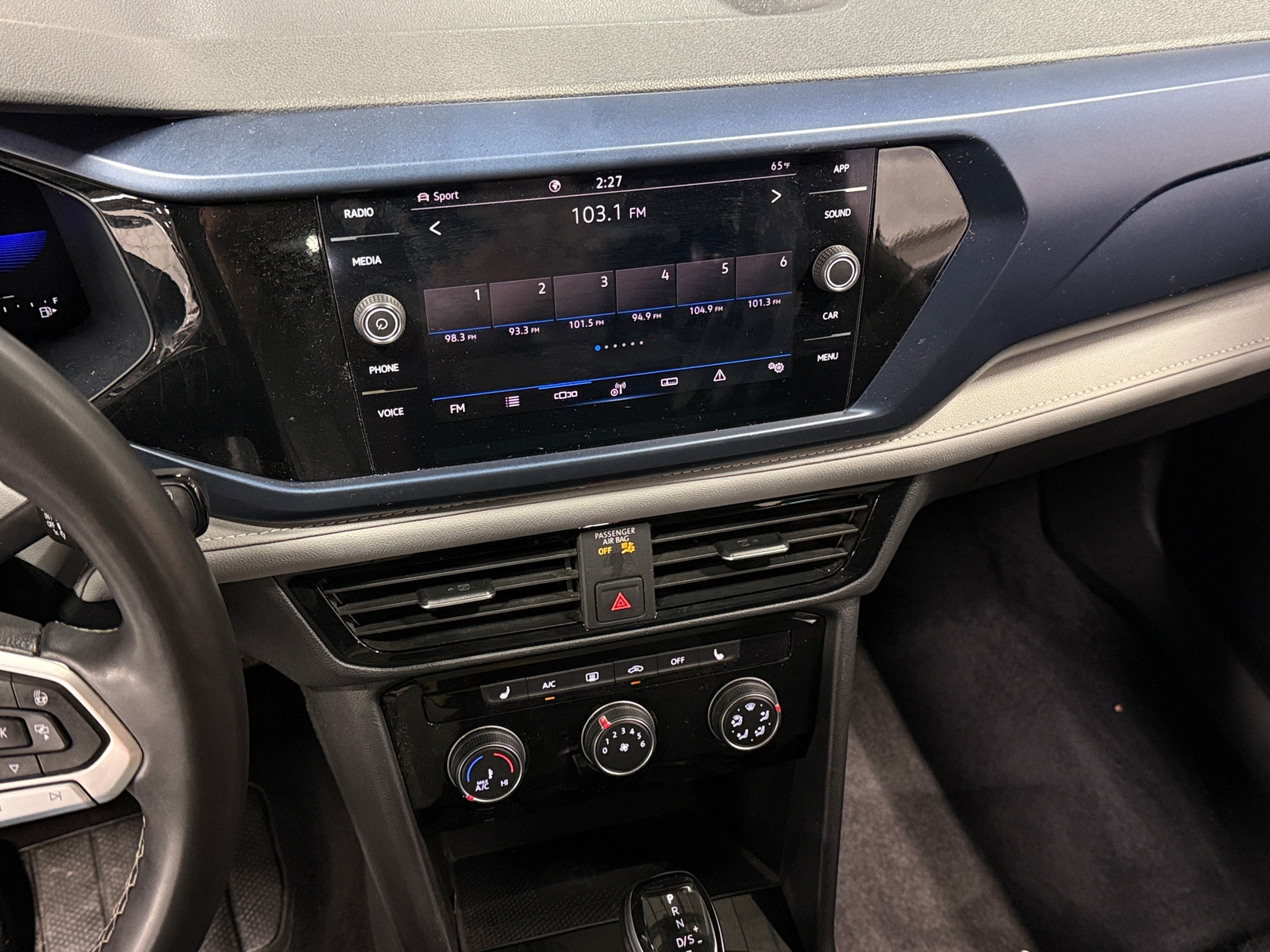 Thumbnail: 2023 Volkswagen Taos - 3