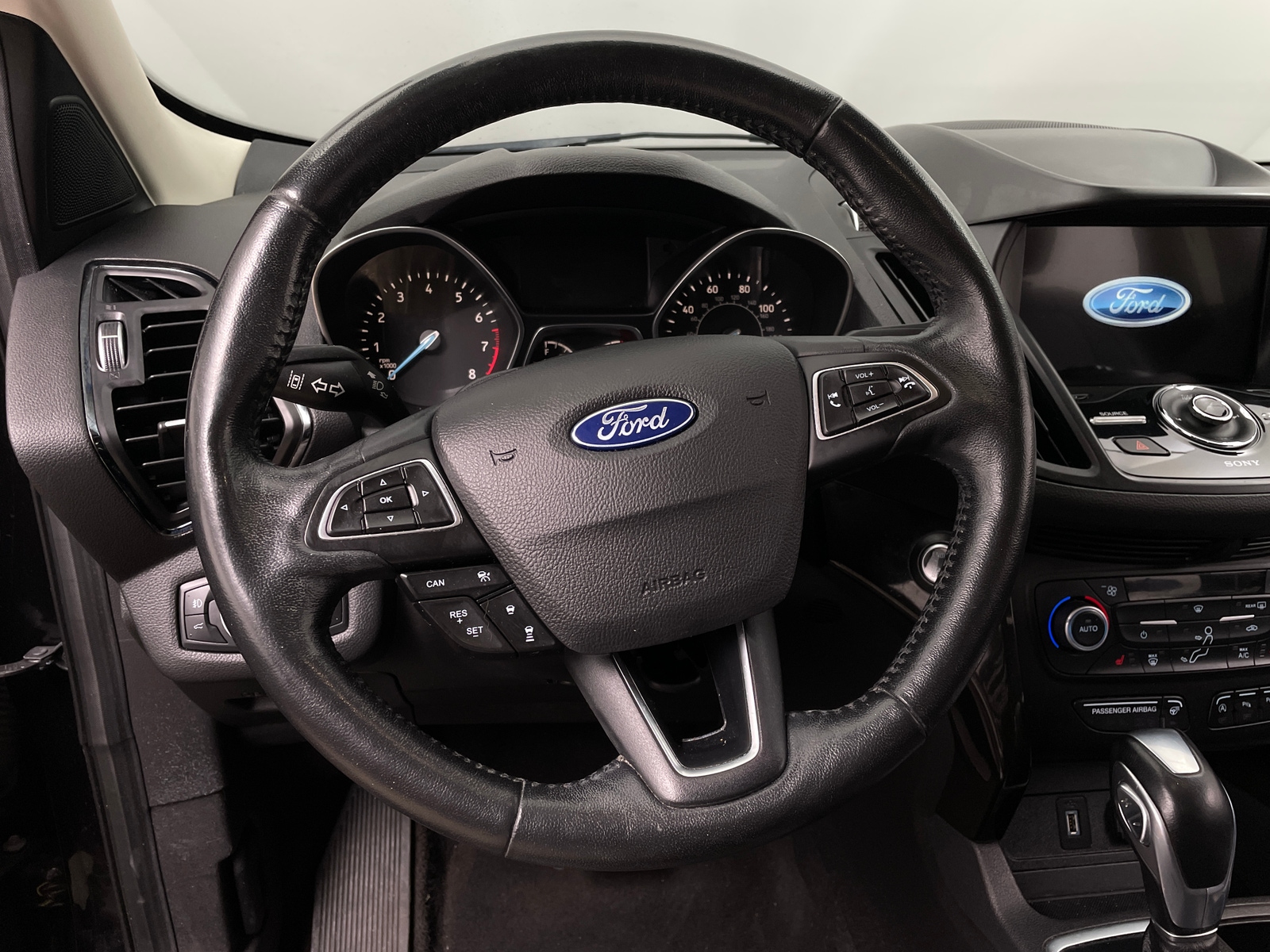 Thumbnail: 2019 Ford Escape - 4