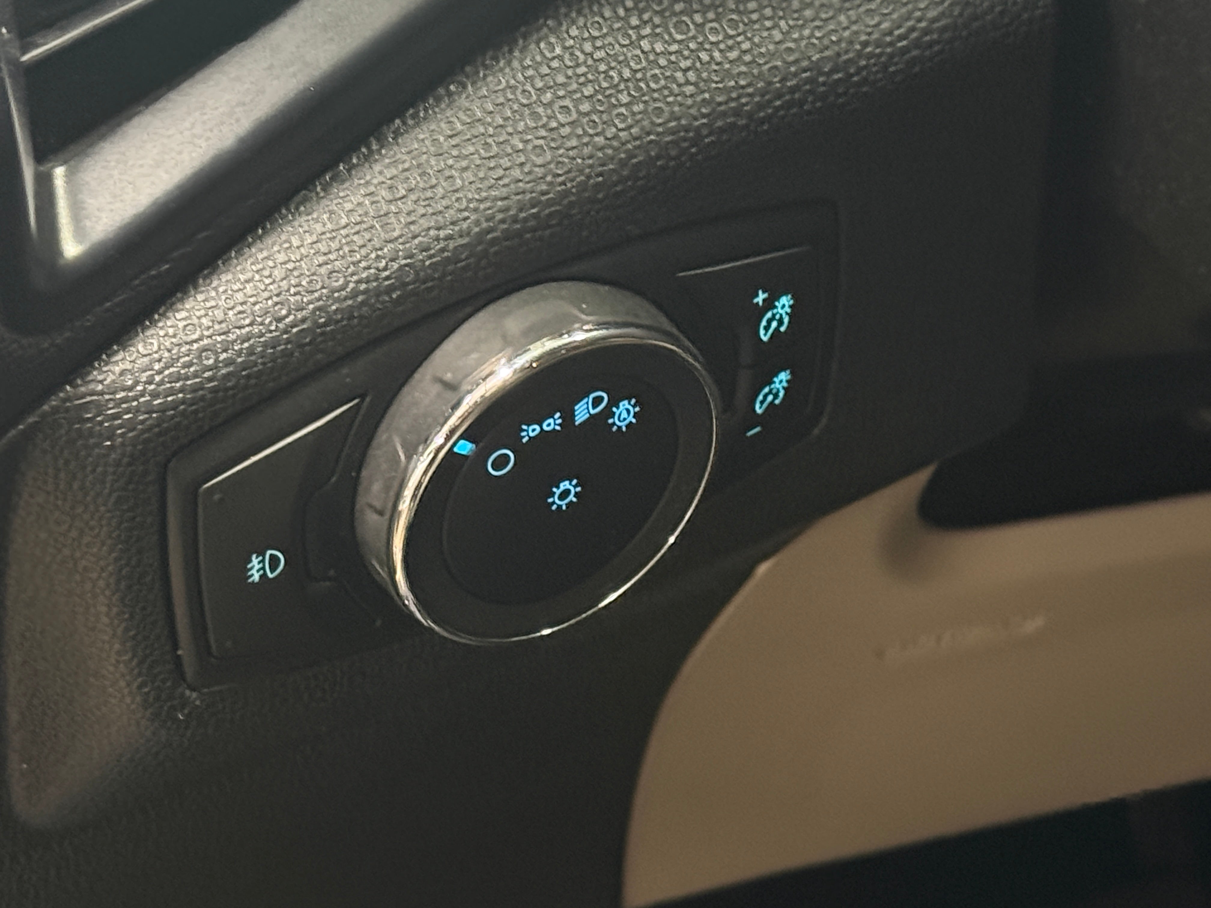 Used 2018 Ford Ecosport SE with VIN MAJ3P1TE3JC167786 for sale in Pewaukee, WI