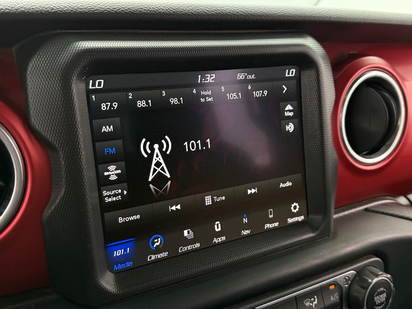 Thumbnail: 2023 Jeep Gladiator - 4