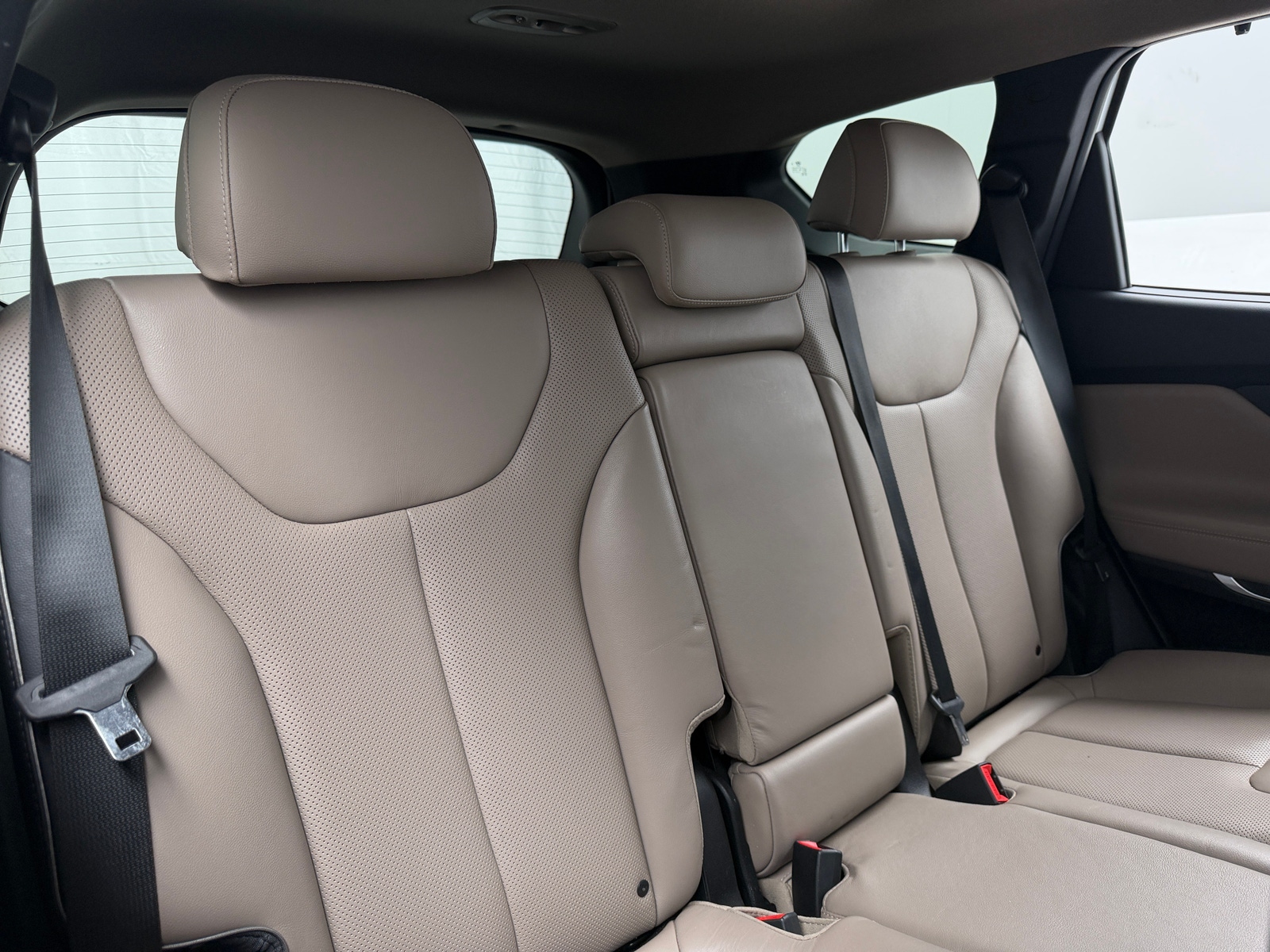 Thumbnail: 2022 Hyundai Santa Fe - 5