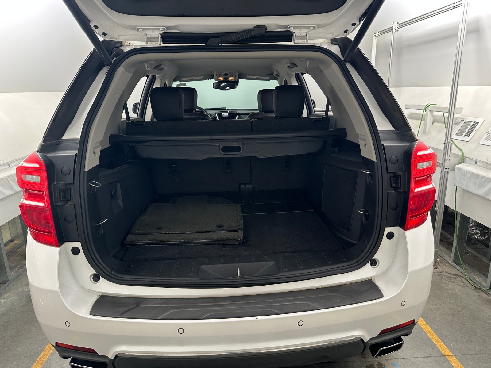 Thumbnail: 2017 Chevrolet Equinox - 6