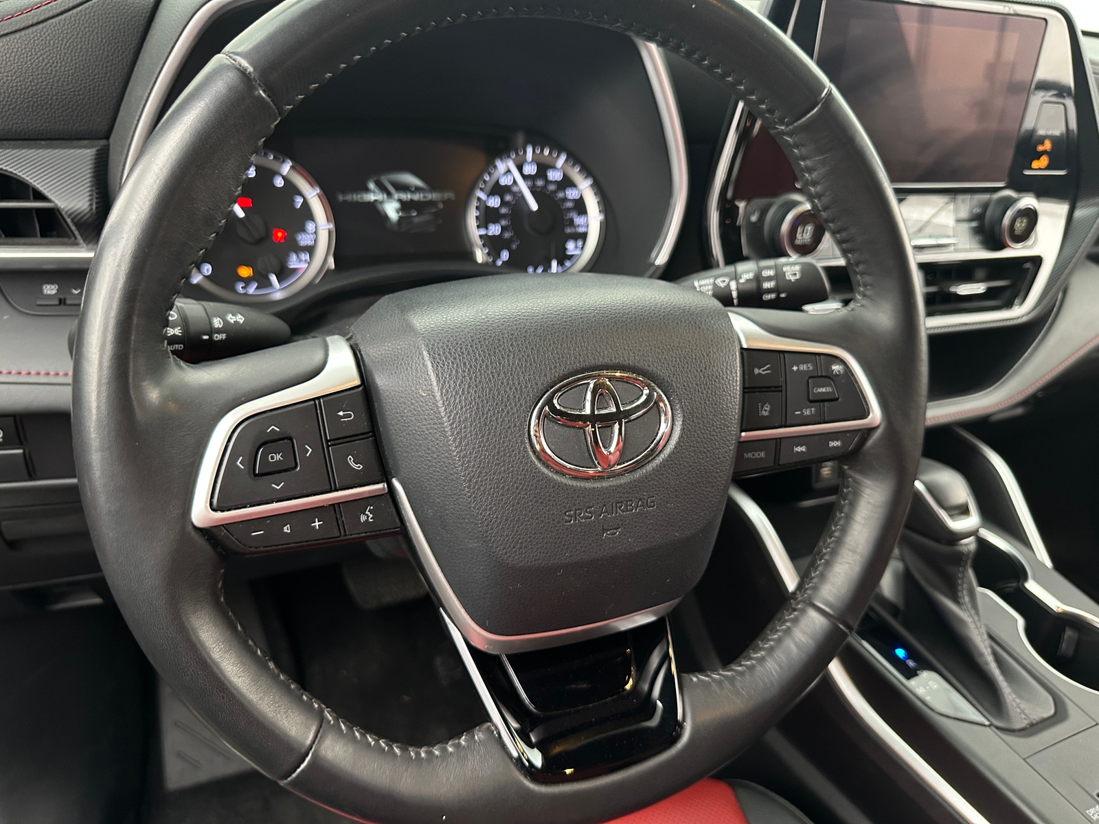 Thumbnail: 2023 Toyota Highlander - 4