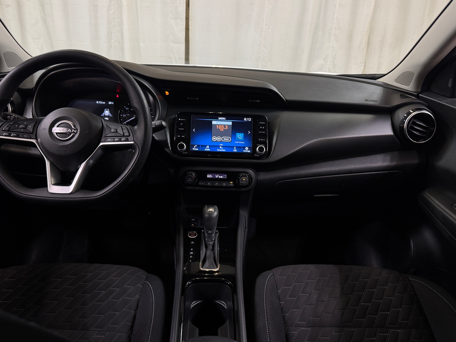 Thumbnail: 2022 Nissan Kicks - 3