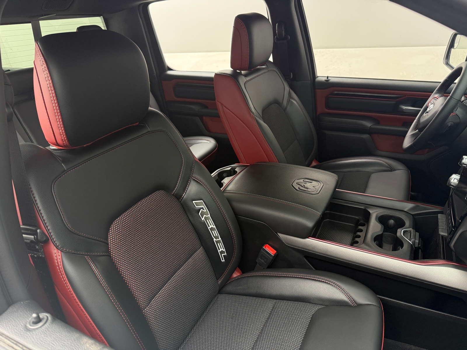 Thumbnail: 2025 RAM 1500 - 2