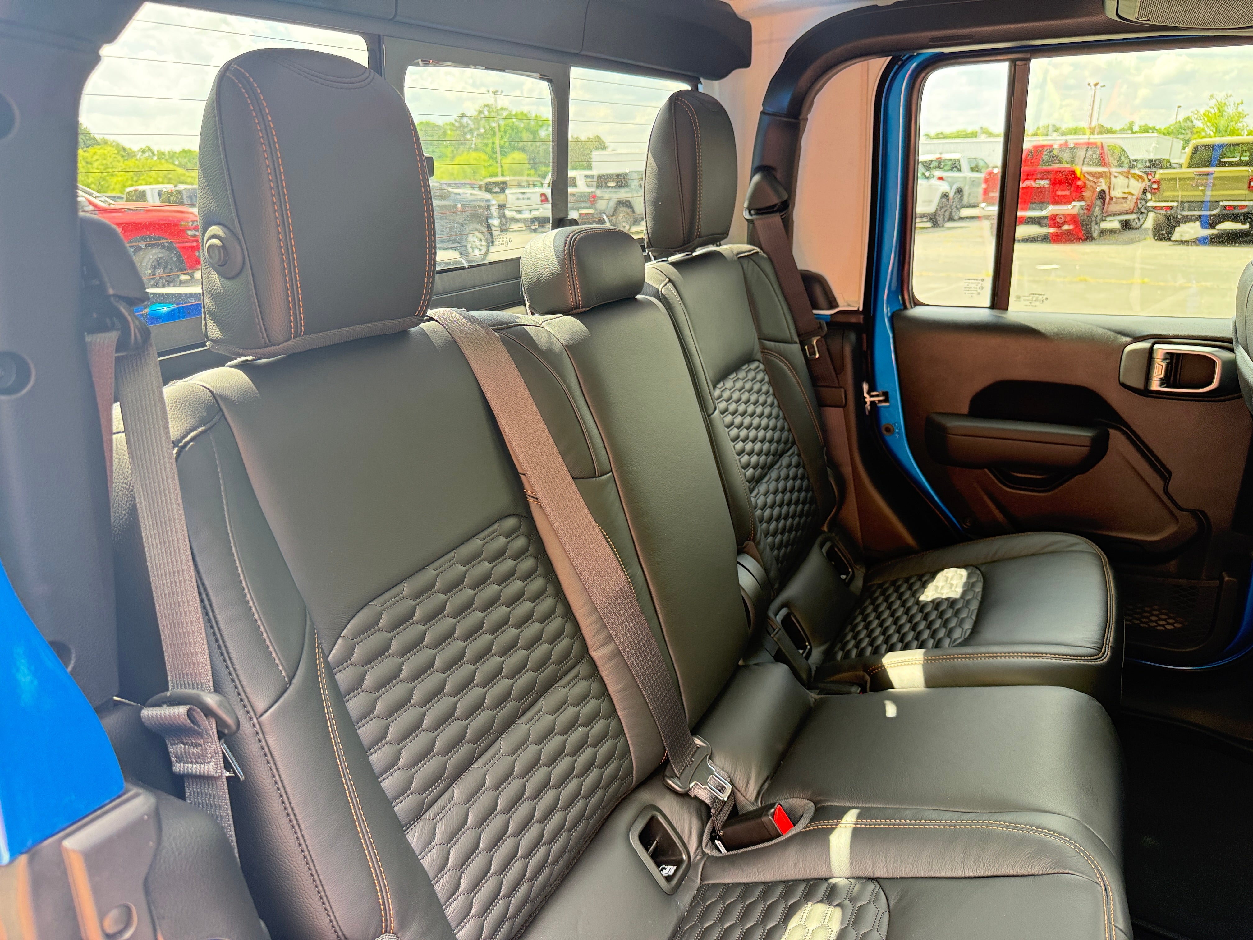 2026 Jeep Gladiator Mojave Auto's photo